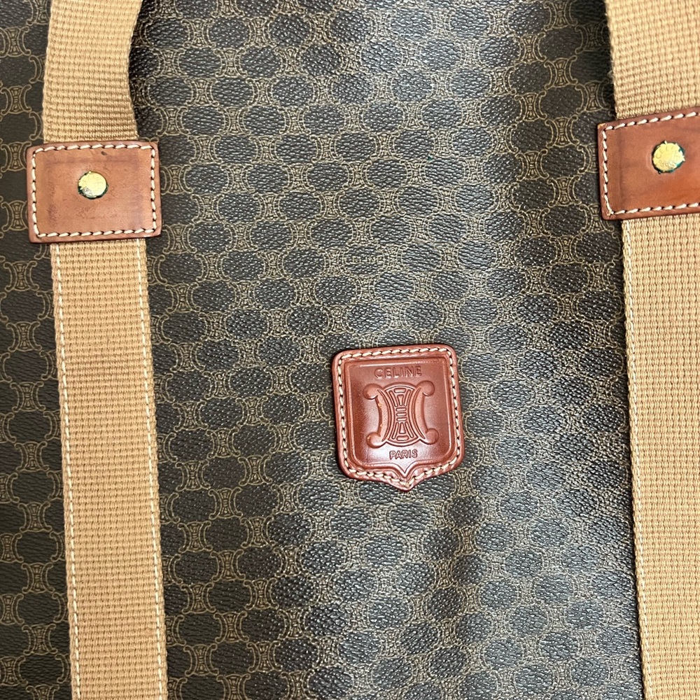 Beautiful Authentic Celine tote - Picture 3 of 13